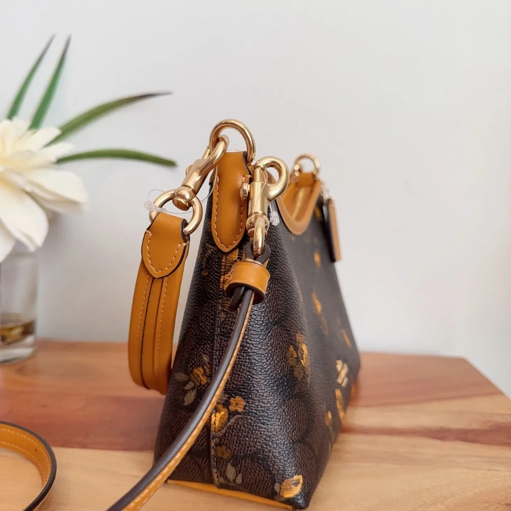 NWT Coach Laurel Small Shoulder Bag In Signature‎ Canvas With Floral Print